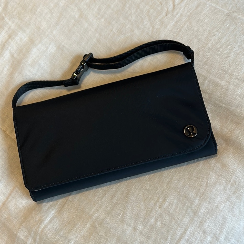 Lululemon Wallet Clutch Crossbody